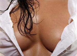 Το γυναικείο στήθος είναι το σημείο του σώματος που ενθουσιάζει περισσότερο τους άντρες